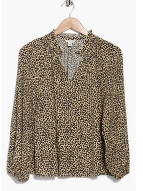 Caslon Split Neck Top in Micro Animal Print Leopard size small 100% Modal